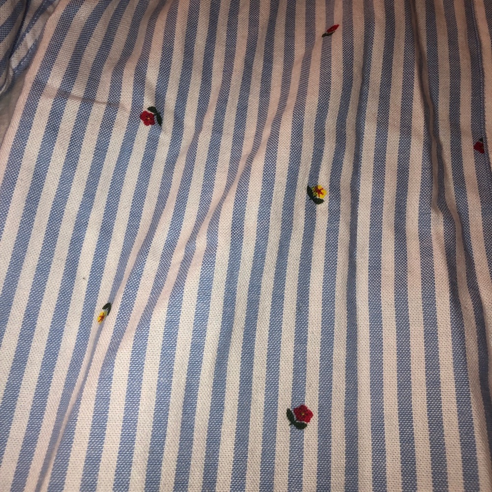 Forever 21 Button down - Picture 3 of 4